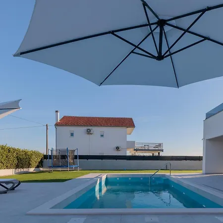 Luxury With A Swimming Pool Vrsi, Zadar - 22762 Вилла